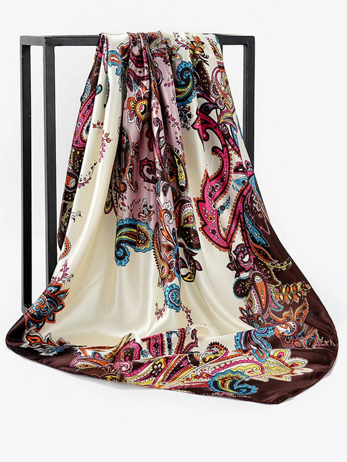 Lenço Floral Cashew Poliéster