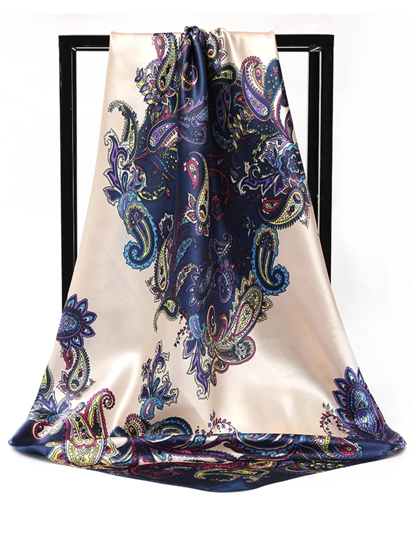 Lenço Floral Cashew Poliéster