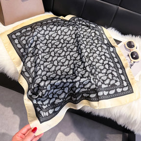 Lenço de Poliéster Satin Paisley 70x70cm