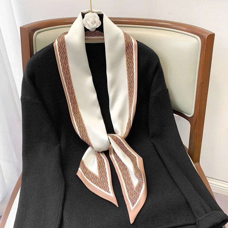 lenco-de-pescoco-feminino-branco-c/-bordas-marrons