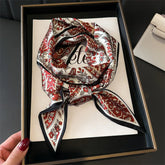 lenco-de-pescoco-feminino-vermelho-floral